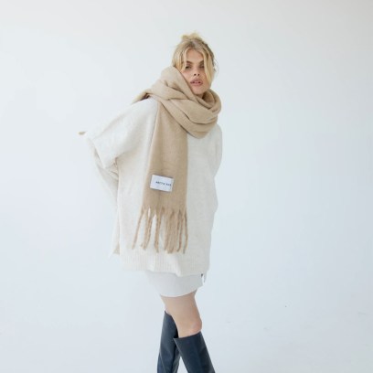 Arctic_Fox_Reykjavik_BEIGE_Scarf_3