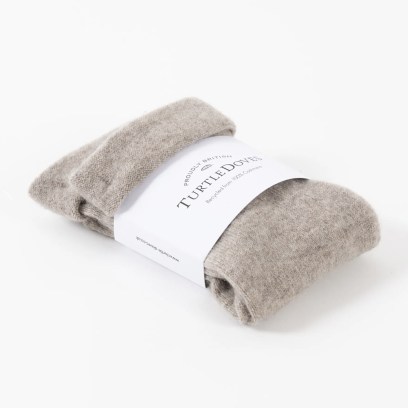 Turtle_Doves_Cashmere_Fingerless_Gloves_PEBBLE_1