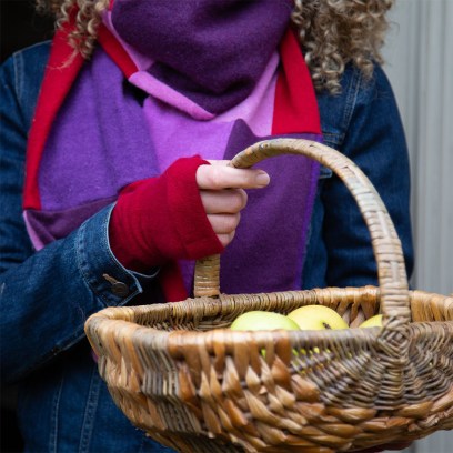 Turtle_Doves_Cashmere_Fingerless_Gloves_RED_3