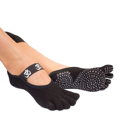 toe-socks-yoga-pilates-anti-slip-om-foot-cover-BLACK-1